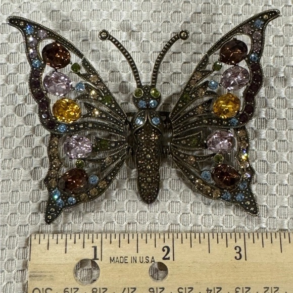 Heidi Daus Butterfly Beauty Swarovski Crystal Gold-Tone Brooch - Picture 5 of 10